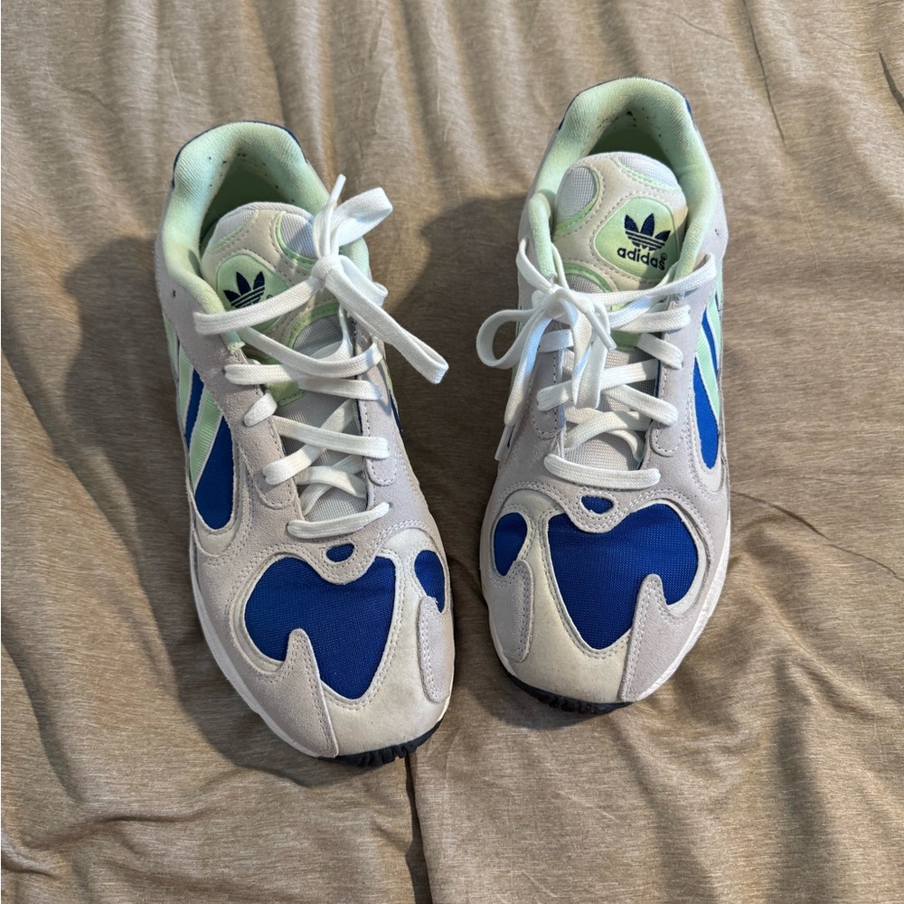 Adidas Yung-1 Sneakers Box